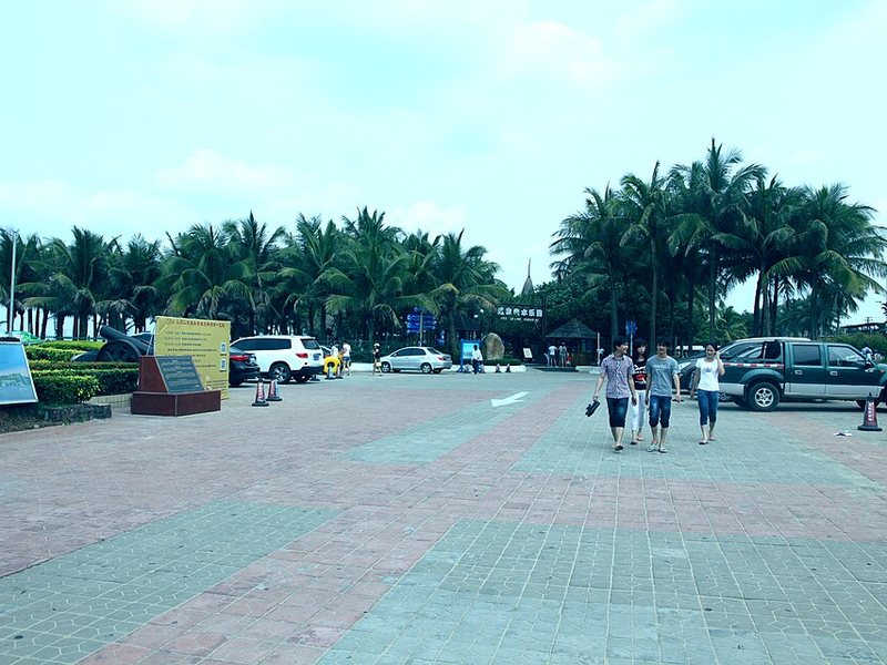 假日海滩与西秀海滩
